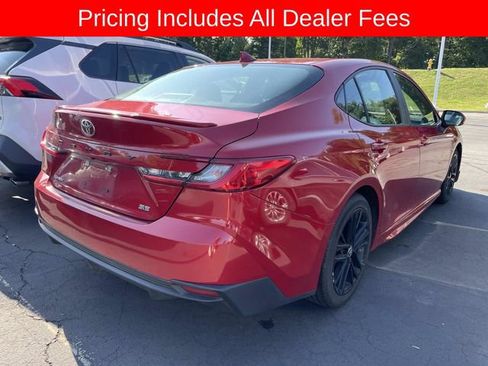 Used 2025 Toyota Camry SE FWD image 9