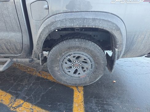 Certified 2025 Nissan Frontier PRO-4X image 12