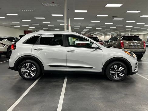 Used 2020 Kia Niro EX Premium image 8