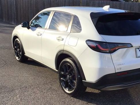 Used 2023 Honda HR-V Sport image 7