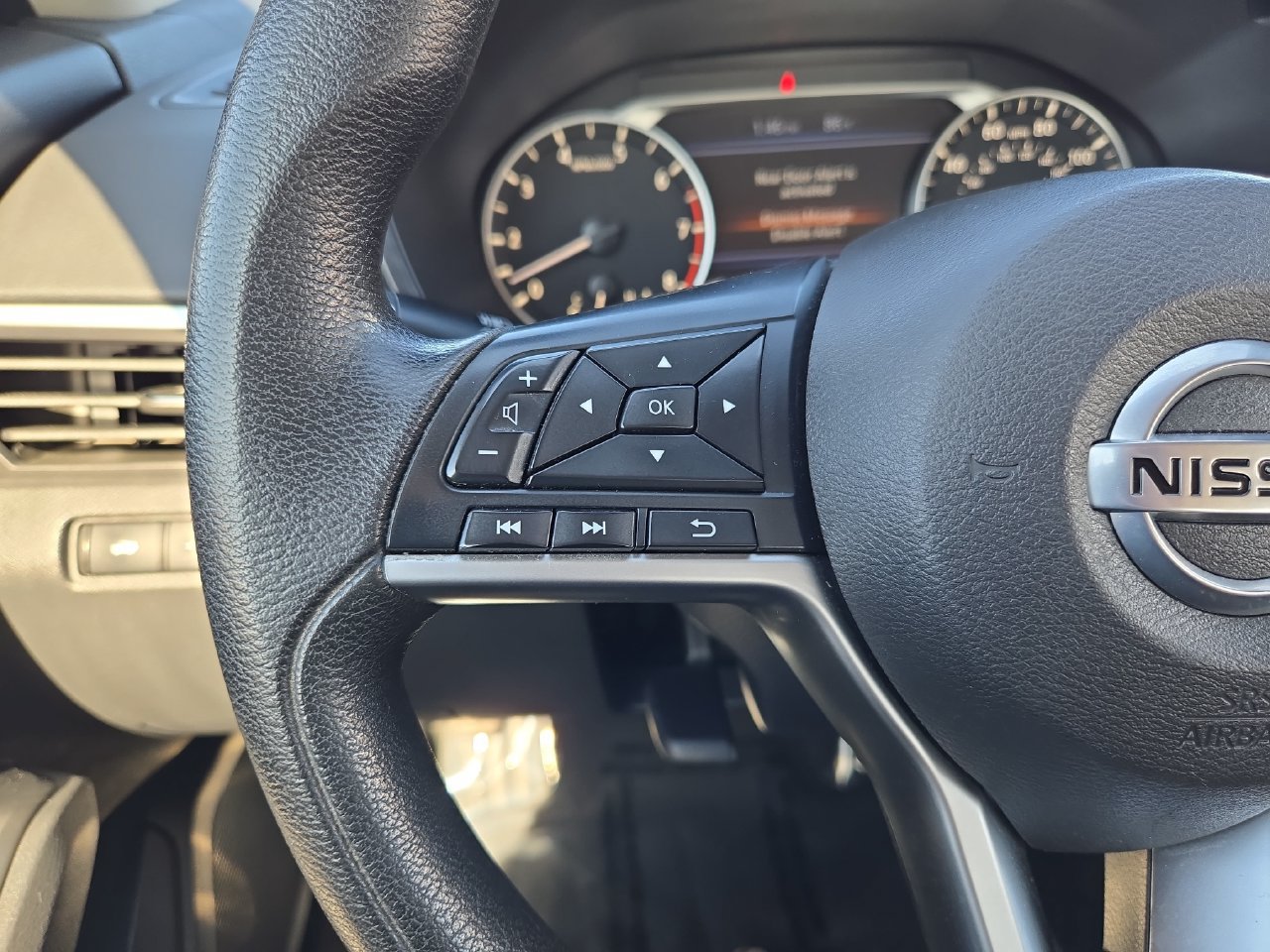 Certified 2022 Nissan Altima 2.5 SV FWD image 17