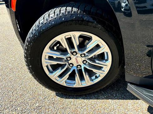 Used 2022 GMC Yukon SLT w/ SLT Luxury Package image 40