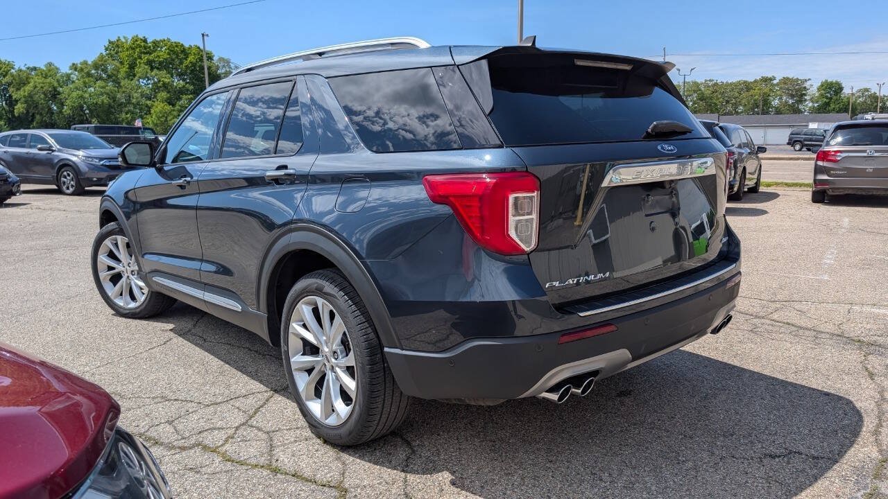 Used 2022 Ford Explorer Platinum w/ Equipment Group 601A AWD/4WD image 16