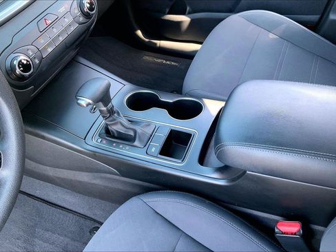 Used 2019 Kia Sorento FWD image 14