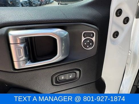 Used 2021 Jeep Gladiator Mojave AWD/4WD image 18