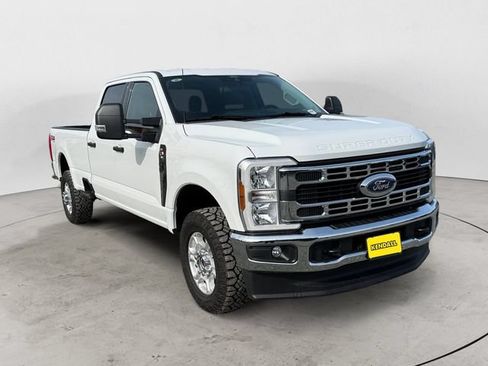 Certified 2025 Ford F350 XLT w/ FX4 Off-Road Package AWD/4WD image 3