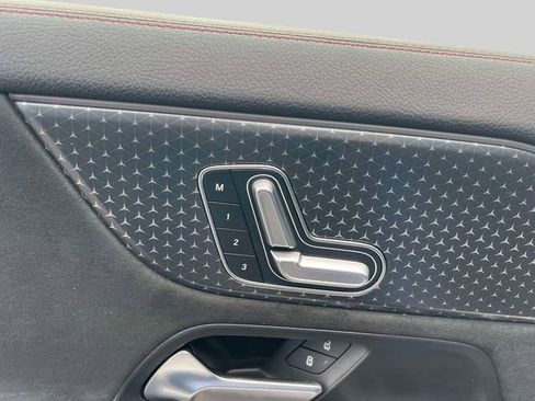 Used 2025 Mercedes-Benz GLA 250 4MATIC image 20