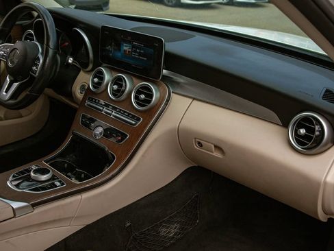 Used 2019 Mercedes-Benz C 300 Sedan image 11