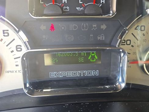 Used 2013 Ford Expedition XLT AWD/4WD image 18