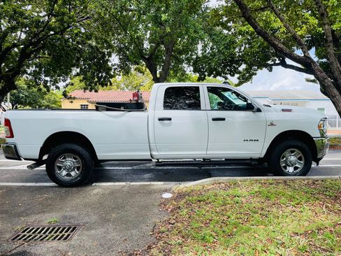 Used 2022 RAM 3500 Tradesman w/ Chrome Appearance Group image 6
