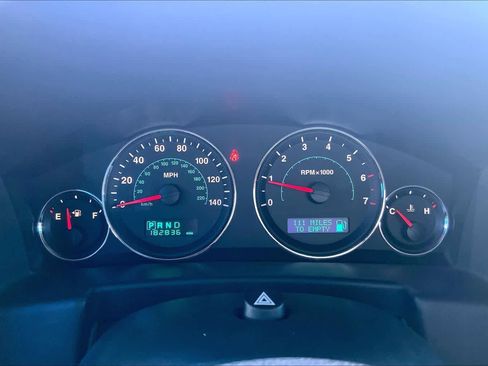 Used 2007 Jeep Commander Sport image 25