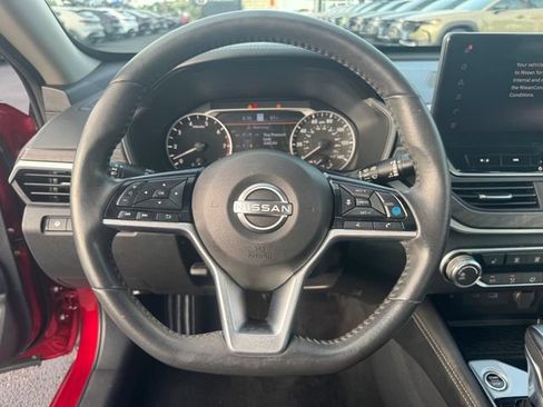 Used 2023 Nissan Altima 2.5 SV w/ SV Premium Package FWD image 12