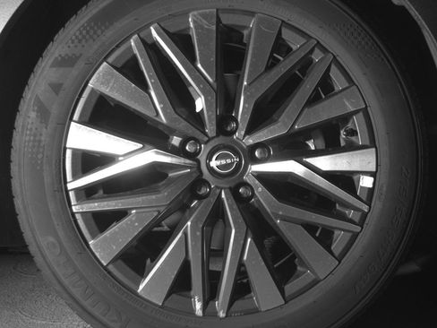 Used 2025 Nissan Altima 2.5 SV image 13