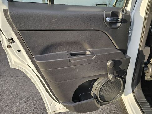 Used 2017 Jeep Patriot Sport image 33