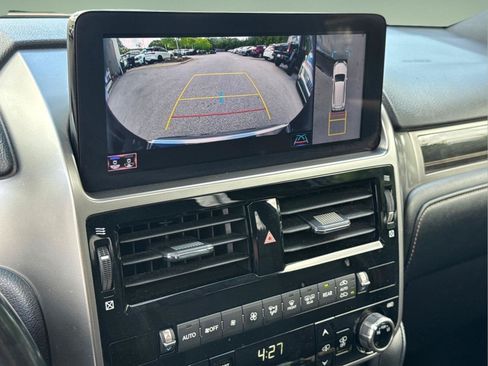 Used 2022 Lexus GX 460 Luxury w/ Sport Design Package AWD/4WD image 29