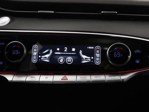Used 2025 Genesis GV70 3.5T Sport AWD/4WD image 14
