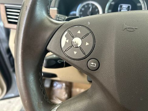 Used 2012 Mercedes-Benz E 350 Sedan image 43