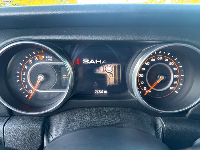 Used 2018 Jeep Wrangler Unlimited Sahara w/ Dual Top Group AWD/4WD image 28