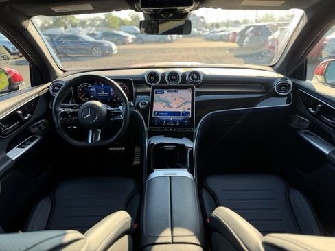 Used 2025 Mercedes-Benz GLC 300 4MATIC image 21
