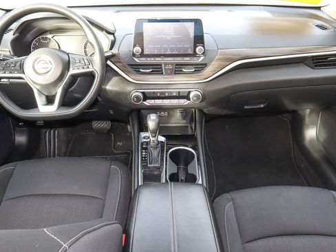 Used 2023 Nissan Altima 2.5 SV image 10