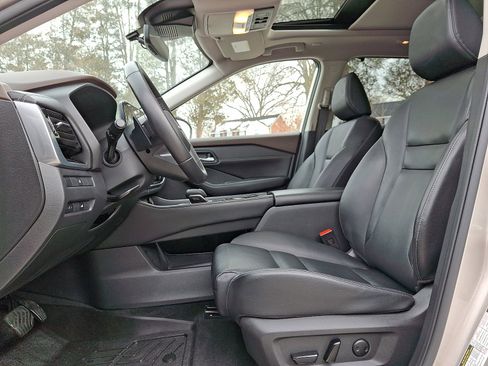 Certified 2022 Nissan Rogue SL w/ SL Premium Package image 14