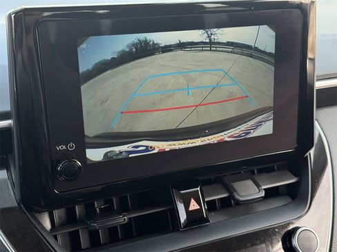 Used 2023 Toyota Corolla LE image 18