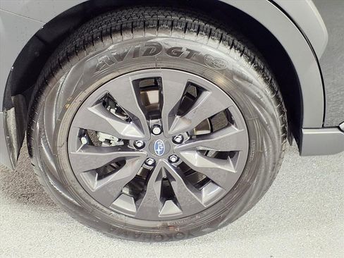 Certified 2025 Subaru Outback Onyx Edition image 4