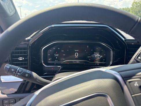 New 2025 GMC Sierra 3500 SLT w/ SLT Convenience Package image 17