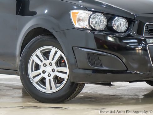 Used 2013 Chevrolet Sonic LT image 3