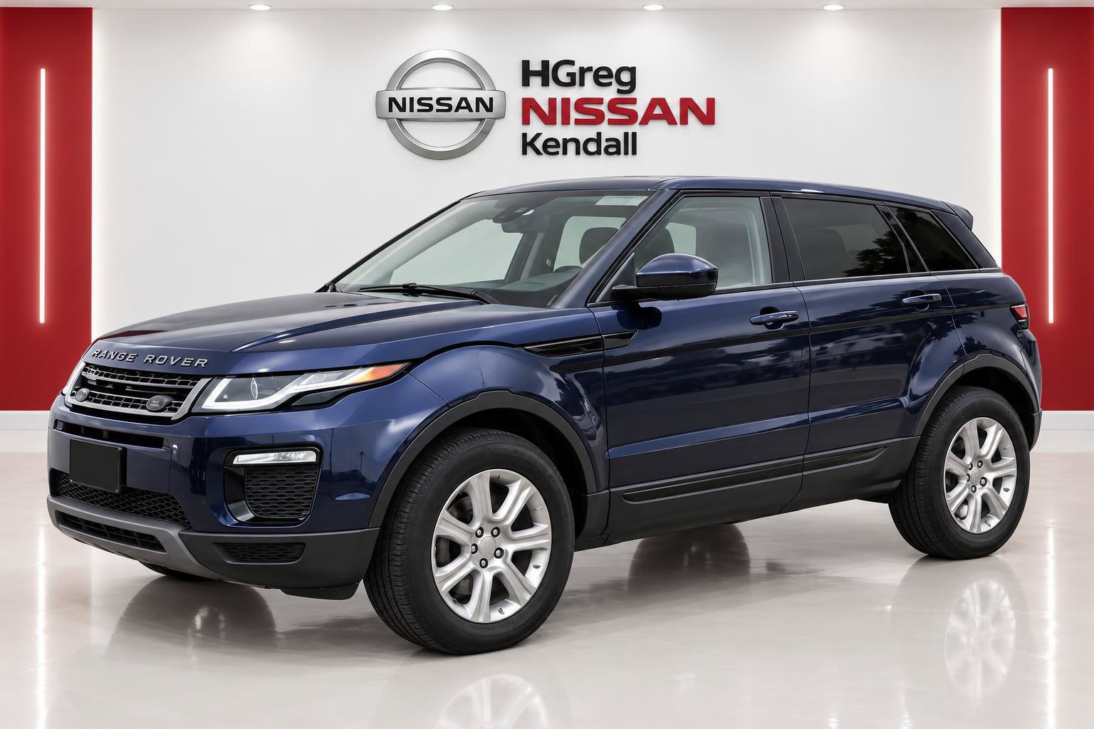 Used 2017 Land Rover Range Rover Evoque SE AWD/4WD image 3
