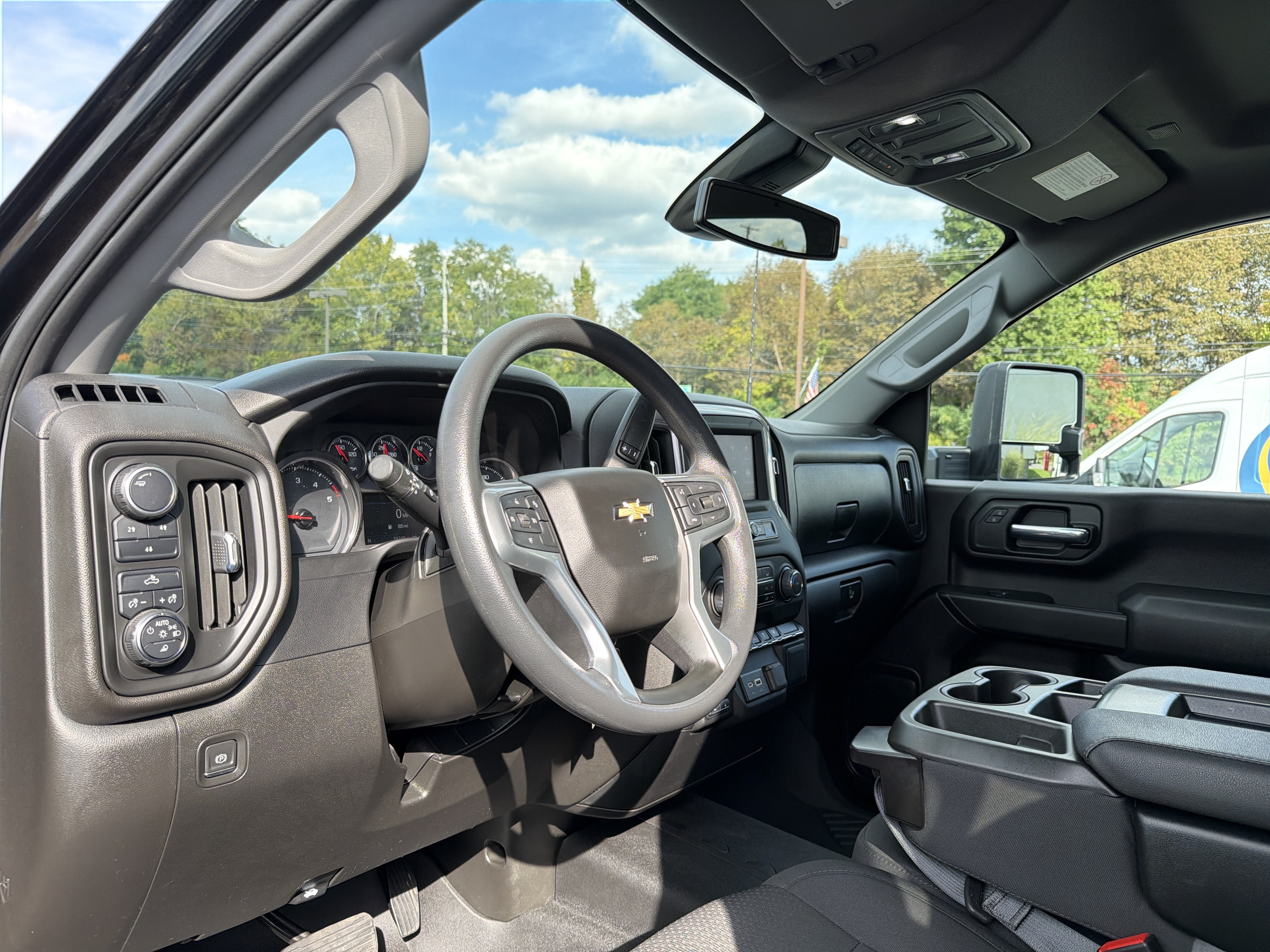 Used 2022 Chevrolet Silverado 2500 Custom w/ Custom Value Package AWD/4WD image 17