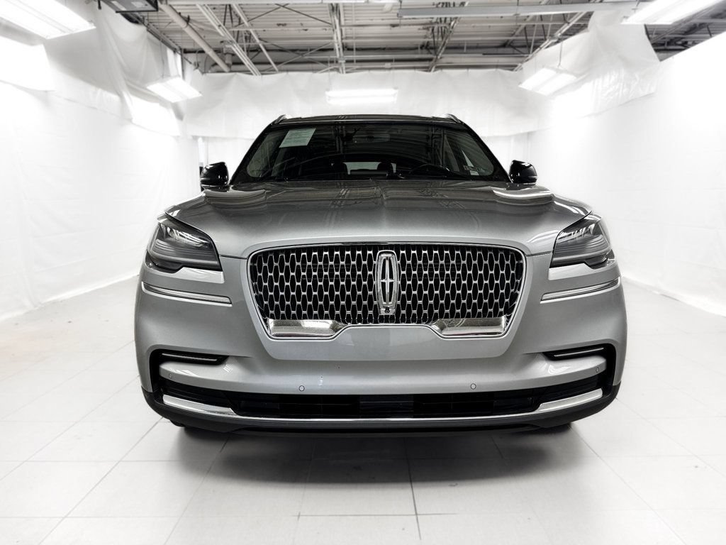 Used 2022 Lincoln Aviator Reserve w/ Elements Package Plus AWD/4WD image 2