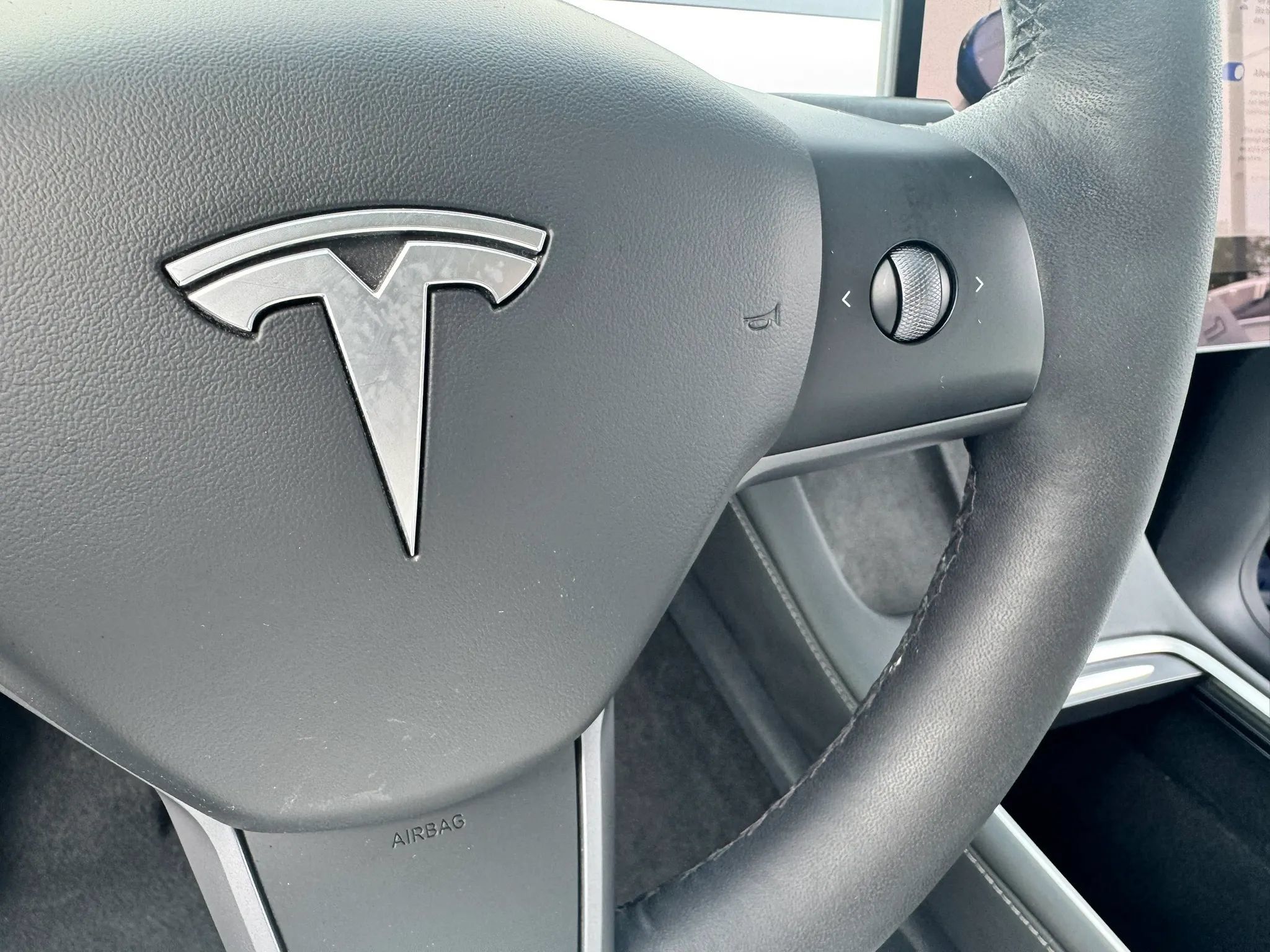 Used 2023 Tesla Model Y Long Range AWD/4WD image 23