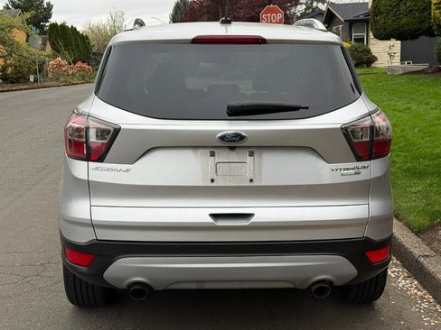 Used 2017 Ford Escape Titanium image 5
