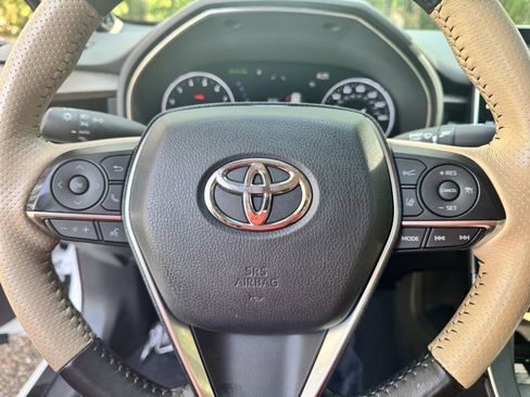 Used 2020 Toyota Avalon Limited image 21