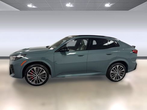 Used 2026 BMW X2 xDrive28i w/ M Sport Package AWD/4WD image 2