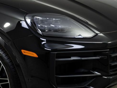 New 2026 Porsche Cayenne Base image 39