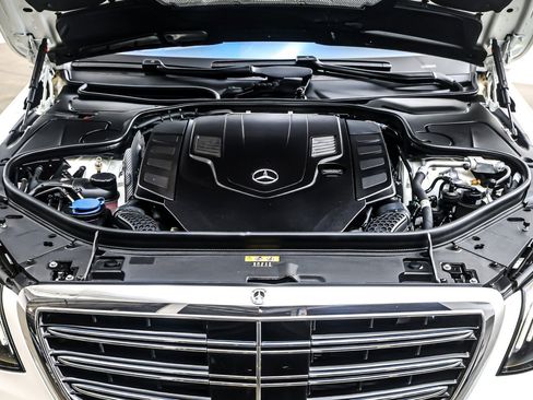 Used 2020 Mercedes-Benz S 560 Sedan image 12