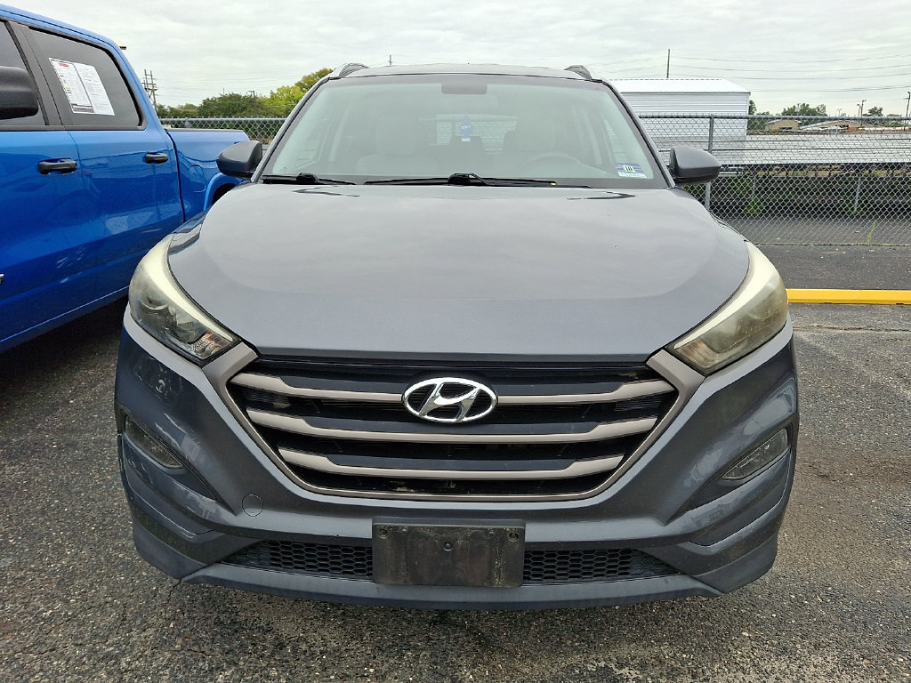 Used 2016 Hyundai Tucson SE w/ Option Group 02 AWD/4WD image 2