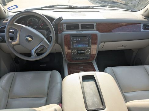 Used 2013 Chevrolet Avalanche LTZ RWD image 15