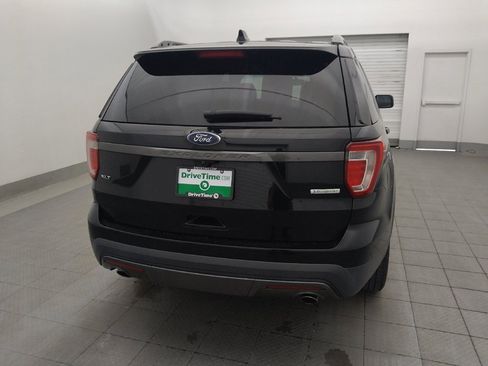 Used 2017 Ford Explorer XLT w/ Equipment Group 202A FWD image 7