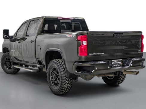 Used 2022 Chevrolet Silverado 2500 LT w/ Convenience Package AWD/4WD image 9