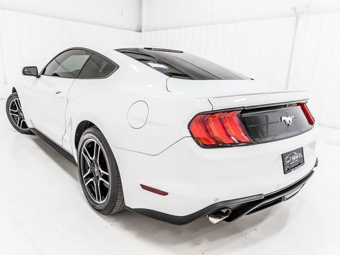 Used 2020 Ford Mustang Premium RWD image 5