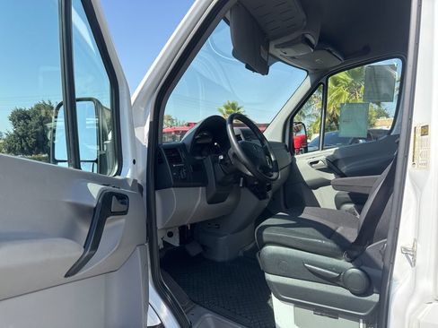 Used 2014 Mercedes-Benz Sprinter 3500 image 5