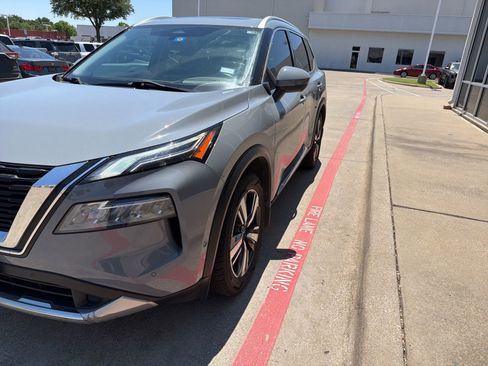 Used 2023 Nissan Rogue Platinum w/ Platinum Premium Package FWD image 4