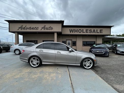 Used 2009 Mercedes-Benz C 300 Sedan image 1