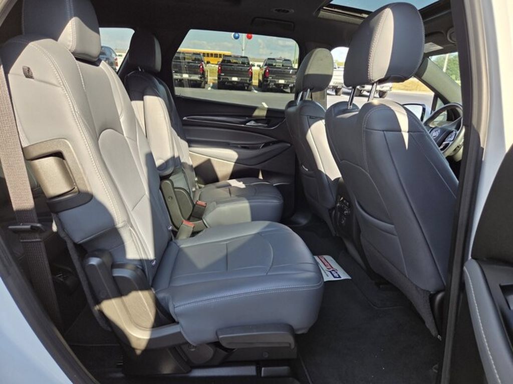 Used 2023 Buick Enclave Essence w/ Experience Buick Package FWD image 14