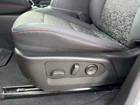 Used 2024 Chevrolet Colorado Z71 w/ Z71 Convenience Package 2 image 11