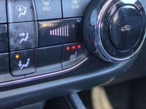 Used 2021 Chevrolet TrailBlazer LT w/ Convenience Package image 38