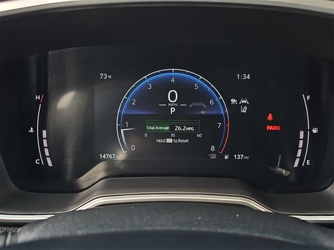 Used 2024 Toyota Corolla Cross XLE image 19